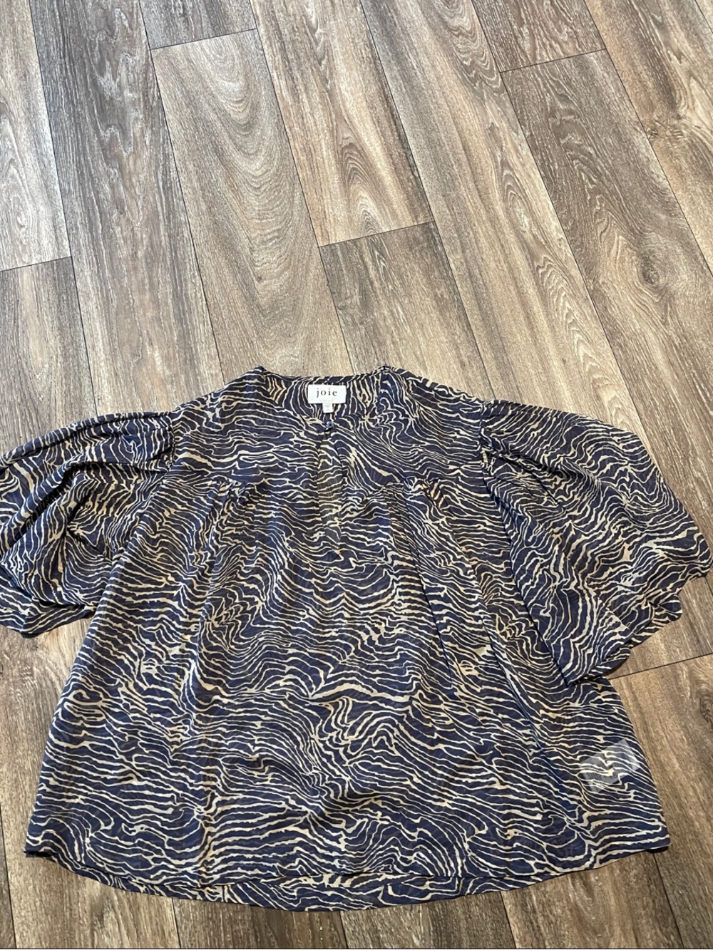 Joie Navy and Cream Wave-Print Puff Sleeve Top